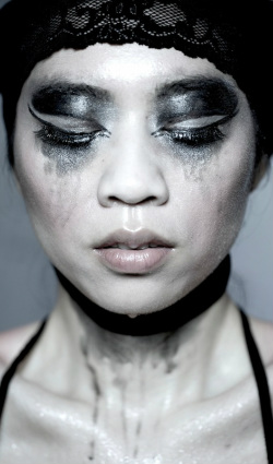 Nyssa Addison - Professional make-up artist - close up beauty